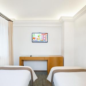 Budget Twin Room